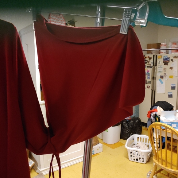 Blouse - Picture 2 of 3